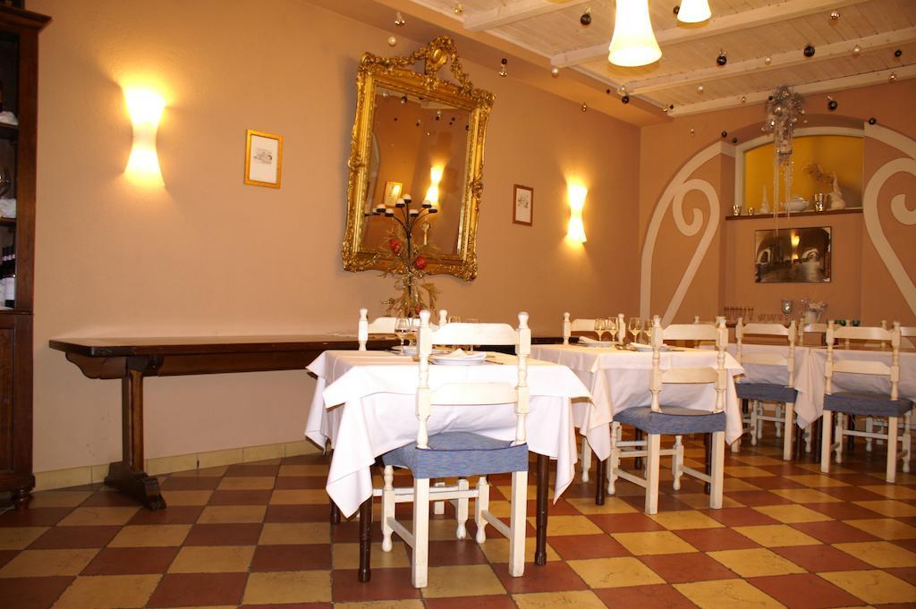 Hotel Porta Santa Maria Busca Exteriér fotografie